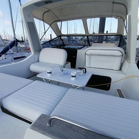 Sejour Insolite Sur Un Yacht. Bateau Hotel A Quai. La Rochelle  Eksteriør billede