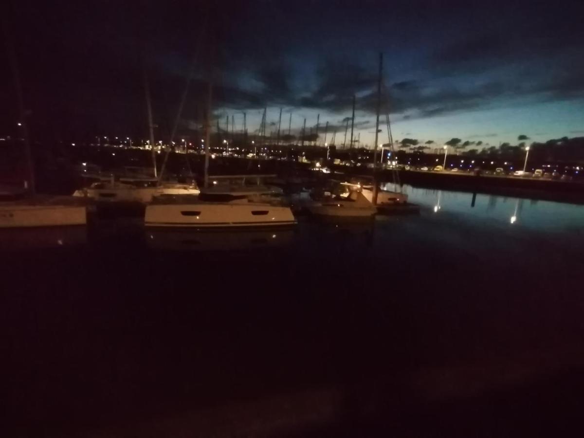 Sejour Insolite Sur Un Yacht. Bateau Hotel A Quai. La Rochelle  Eksteriør billede